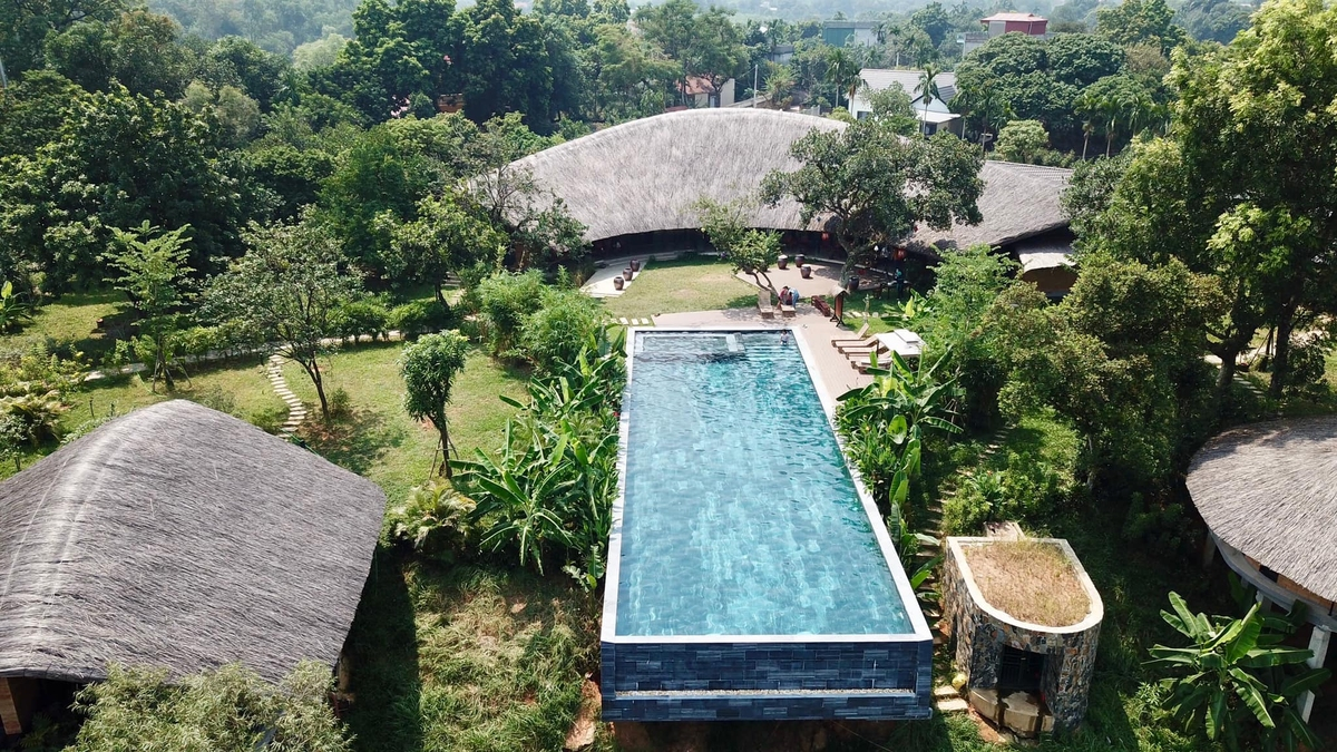 Relieving stress at three resorts near Hanoi, with video